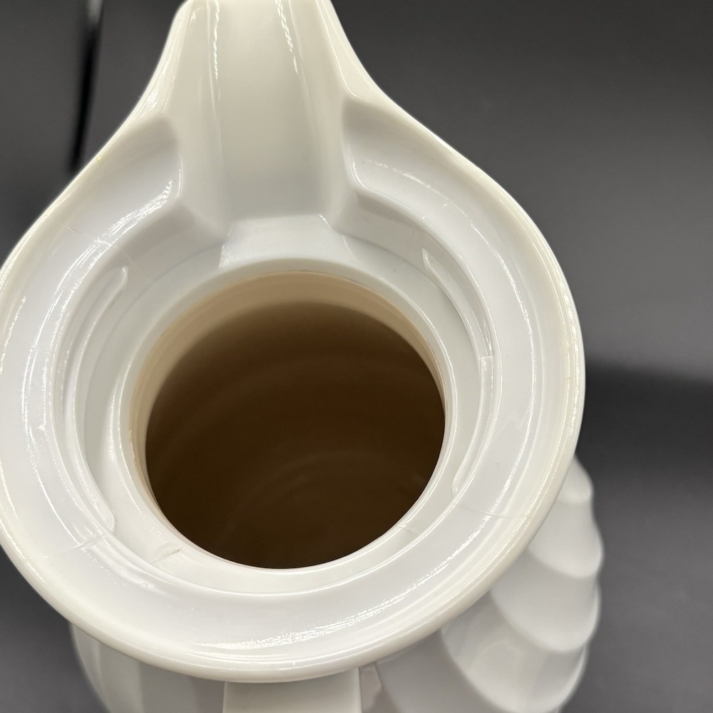 VTG nsulated coffee tea server carafe 40 oz W/ Push Spout White Connoiserve - Picture 7 of 10